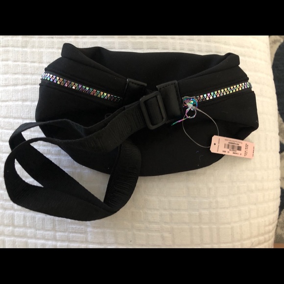 Victoria’s Secret Fanny pack - Picture 2 of 3